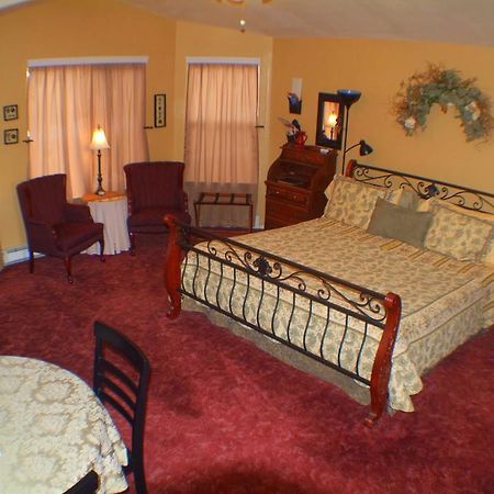 Castle Creek Bed And Breakfast Grand Junction Exterior photo